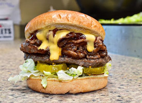 illinois/chain-o-lakes-state-park/restaurant/twisted-burger-fox-lake