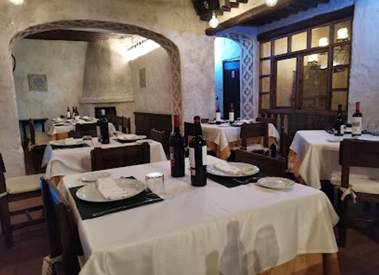 spain/avila/restaurant/casa-de-postas