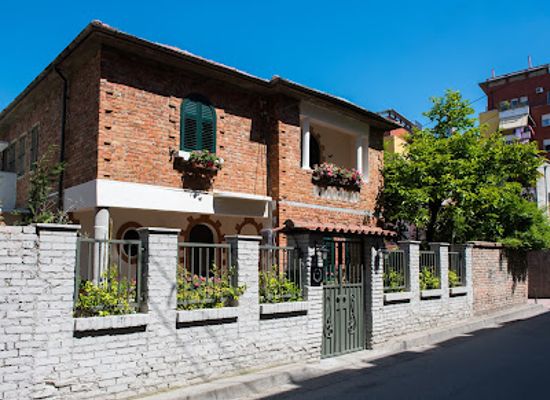 albania/tirana/restaurant/estia