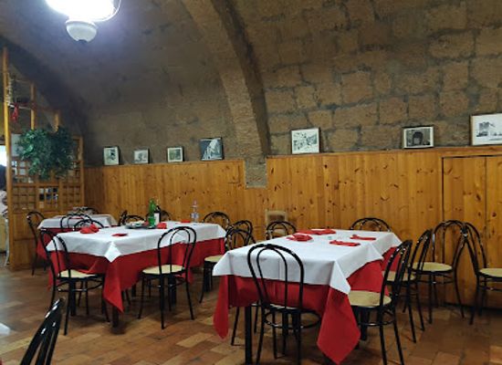 italy/orvieto/restaurant/mezza-luna