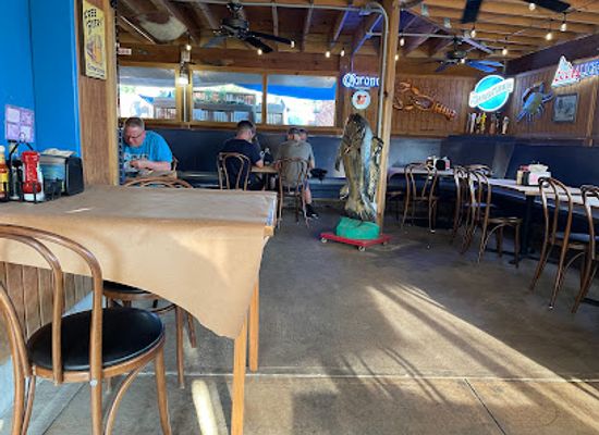 maryland/eastern-shore/restaurant/the-shrimp-boat-restaurant-and-seafood-market