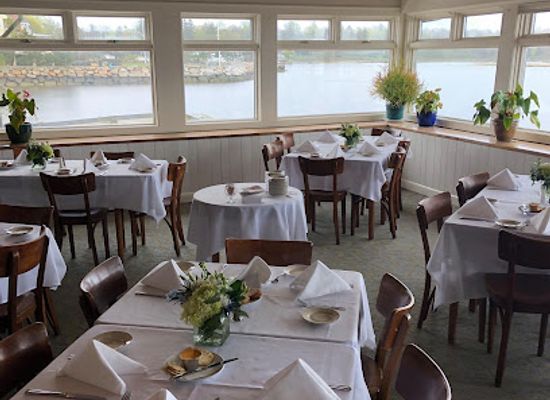 rhode-island/bristol-county/restaurant/the-lobster-pot