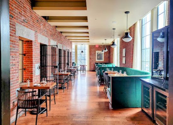 massachusetts/boston/restaurant/clink-and-the-liberty-bar