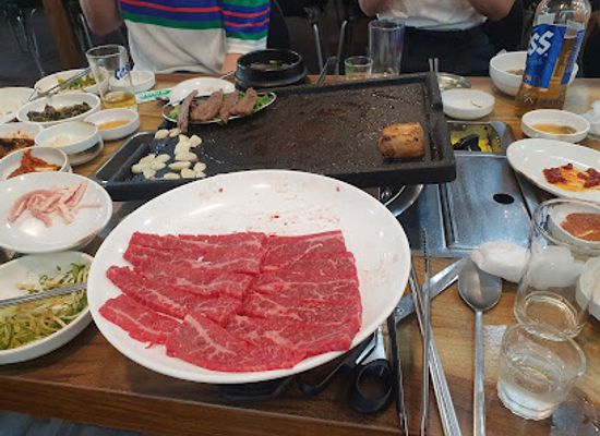 south-korea/jeonju/restaurant/sechang-livestock-and-donugrill