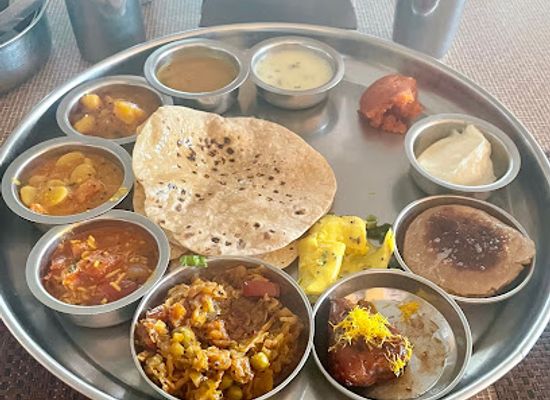 india/kutch/restaurant/green-rock-restaurant