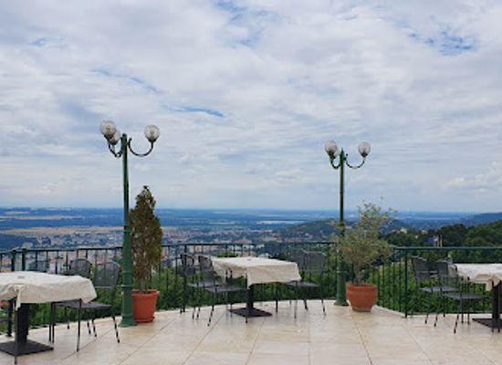 hungary/mecsek-mountains/restaurant/kikelet-etterem-es-kavezo