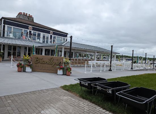 michigan/petoskey/restaurant/brandy-s-harbortown
