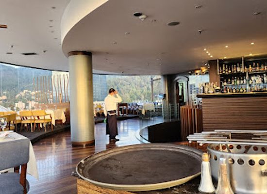 colombia/pacific-region/restaurant/la-fragata-giratoria