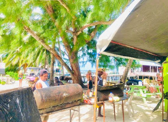 belize/caye-caulker/restaurant/ester-s-kristina-crab-chill-grill