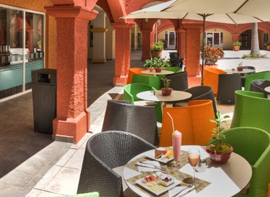 sint-maarten/cupecoy-beach/restaurant/rendez-vous-lounge