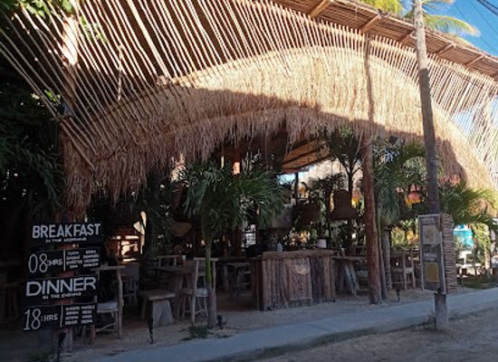 mexico/yucatan-peninsula/restaurant/roots-pizzas-a-la-lena-isla-holbox