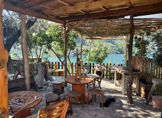 albania/dibra/restaurant/ledi-s-place