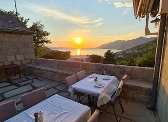 croatia/dalmatia/restaurant/konoba-ivandica-dvori