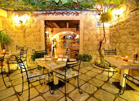 montenegro/kotor-bay/restaurant/konoba-trpeza