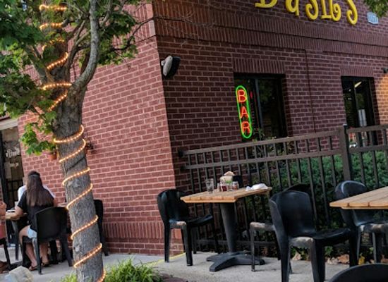 north-carolina/greenville/restaurant/basil-s-restaurant-pizzeria
