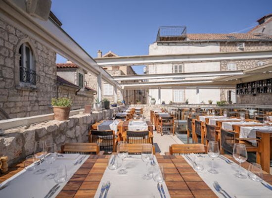 croatia/hvar-island/restaurant/passarola-restaurant