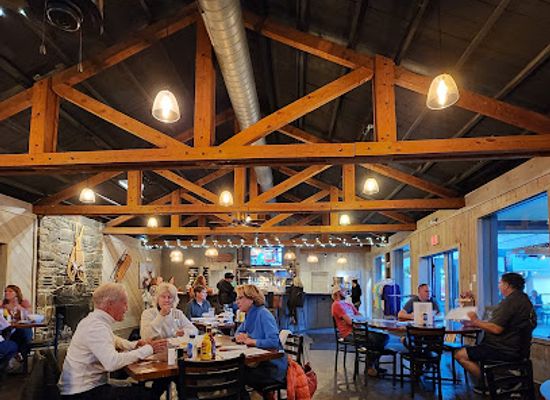 south-carolina/blue-ridge-mountains/restaurant/slopeside-tavern