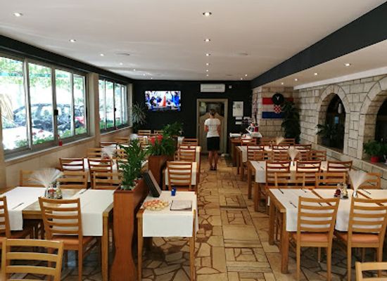 croatia/makarska/restaurant/restaurant-bonaca