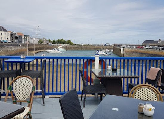 guernsey/brecqhou/restaurant/the-boathouse
