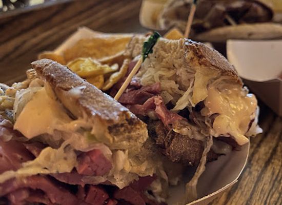 michigan/marquette/restaurant/the-island
