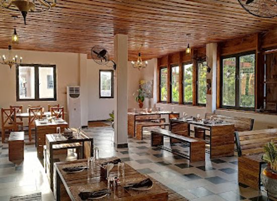 ghana/kumasi/adum/restaurant/somewhere-in-kumasi