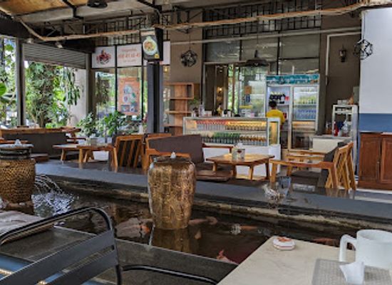 cambodia/kampong-speu/restaurant/tressco-cafe-ompe-phnom