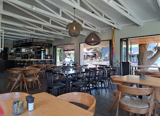 south-africa/golden-gate-highlands-national-park/restaurant/the-square-clarens