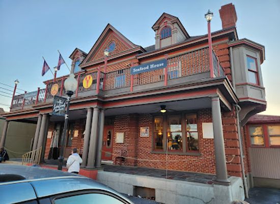 pennsylvania/allentown/restaurant/the-fairgrounds-hotel
