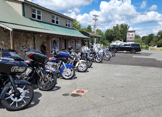 north-carolina/uwharrie-mountains/restaurant/bigfoots-bar-and-grill