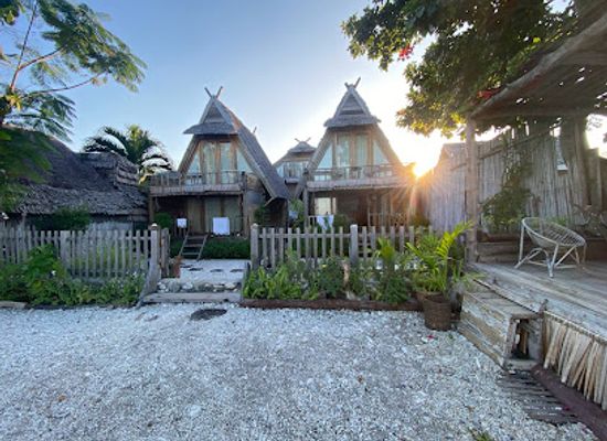 indonesia/pulau-moyo/restaurant/sunset-moyo-bungalows