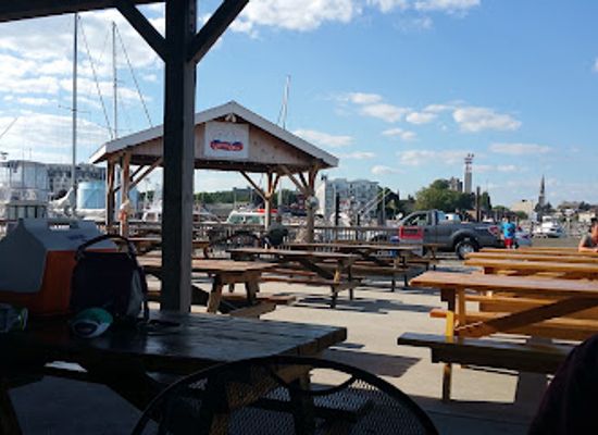 connecticut/new-london-county/restaurant/captain-scott-s-lobster-dock