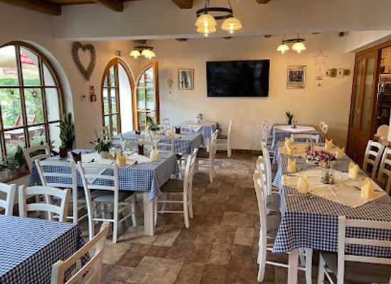 hungary/lake-balaton/restaurant/becsali-csarda-balatonlelle