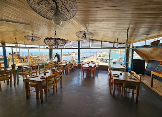 lebanon/batroun-coast/restaurant/oyster-s-seafood-bar