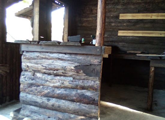 the-bahamas/andros/restaurant/the-bush-village-at-charlie-s-blue-hole