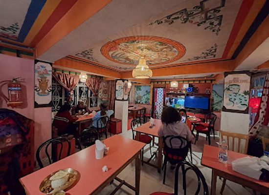 india/darjeeling/chowrasta/restaurant/food-house-darjeeling