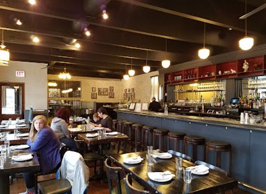 illinois/chicago/restaurant/heritage-restaurant-caviar-bar
