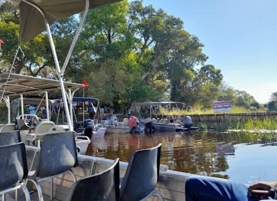 botswana/okavango-delta/restaurant/bell-frog-inn