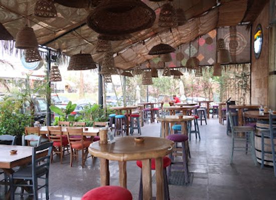 lebanon/batroun-coast/restaurant/pierre-y-amigos