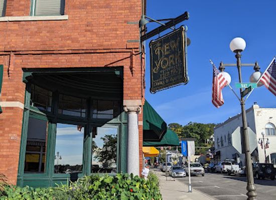 michigan/harbor-springs/restaurant/the-new-york-restaurant