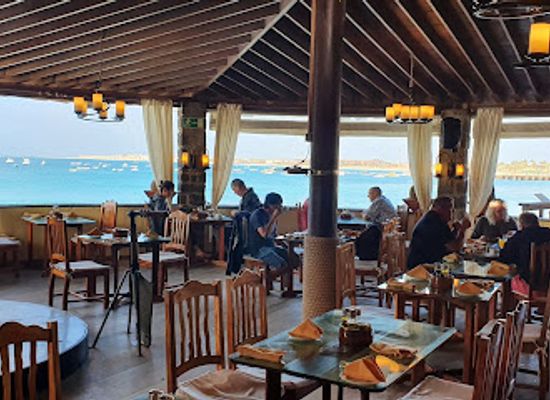 cabo-verde/maio/restaurant/restaurante-farolim