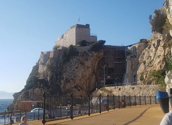 gibraltar/europa-point/restaurant/the-dolphin-restaurant