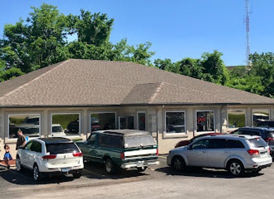 missouri/ha-ha-tonka-state-park/restaurant/rj-s-family-restaurant