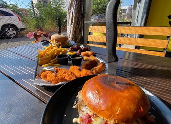 lebanon/sidon/restaurant/burger-experiment