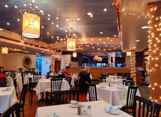 illinois/aurora/restaurant/basil-s-greek-dining