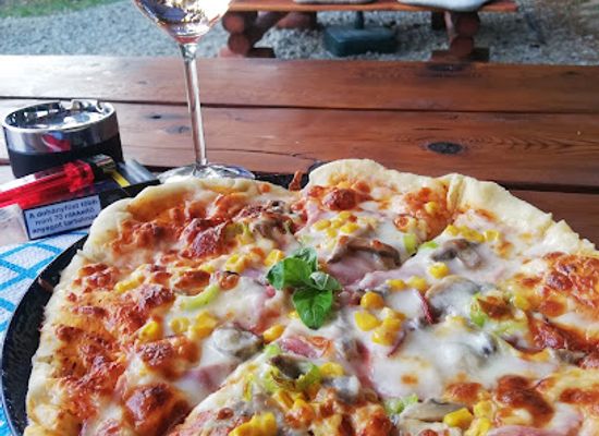 hungary/salgotarjan/restaurant/salgo-bufe
