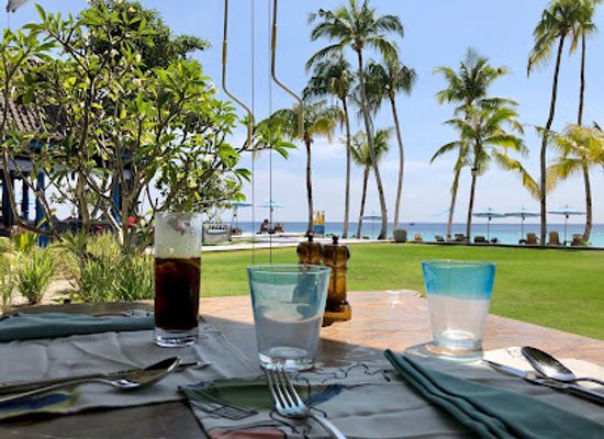 maldives/male-atoll/restaurant/miss-olive-oyl-pool-bar