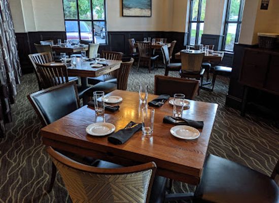 ohio/ohio-river-valley/restaurant/stone-creek-dining-company-montgomery
