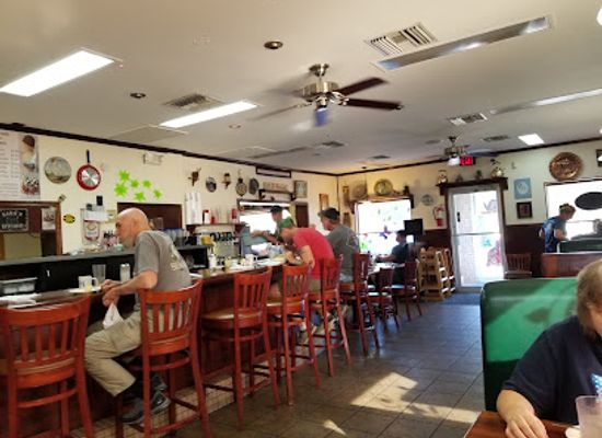 florida/crystal-river/restaurant/sara-s-diner