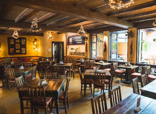 nepal/makalu-base-camp/restaurant/roadhouse-cafe