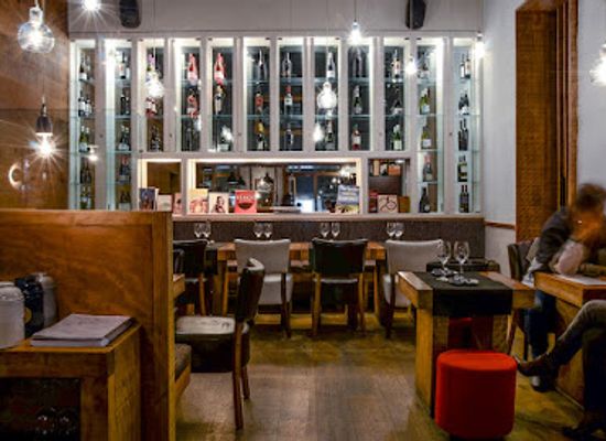 spain/barcelona/el-born/restaurant/eldiset